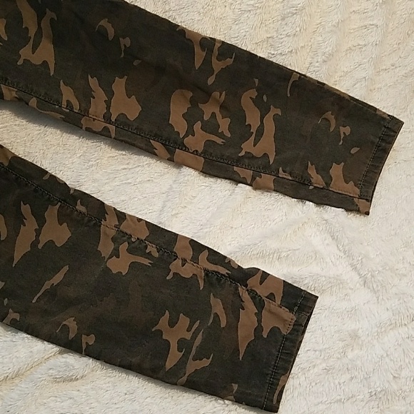 Mid Rise Jeggings - Picture 2 of 5